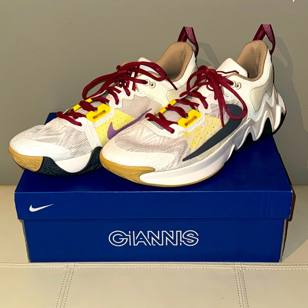 2022 Nike Giannis Immortality 2 'Sail Rattan' DM0825-100 Men’s Sz 11.5